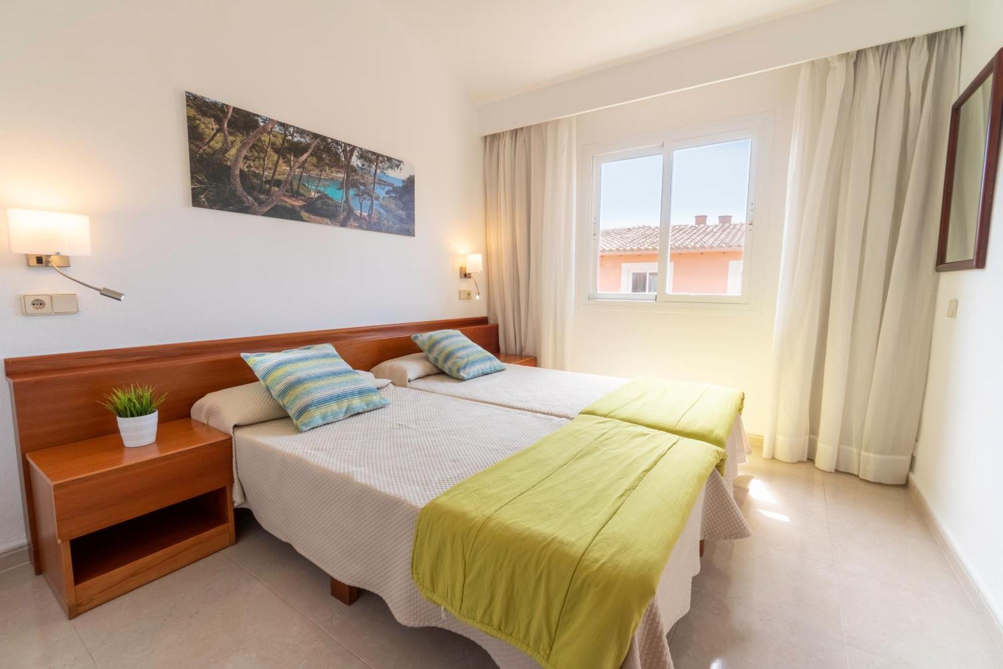 Aparthotel Ciudad Laurel Cala Millor  Bilik gambar
